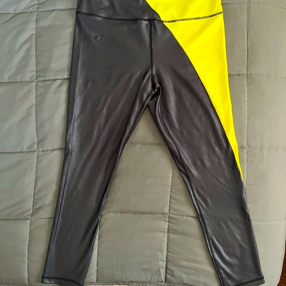 Zyia leggings light n tight